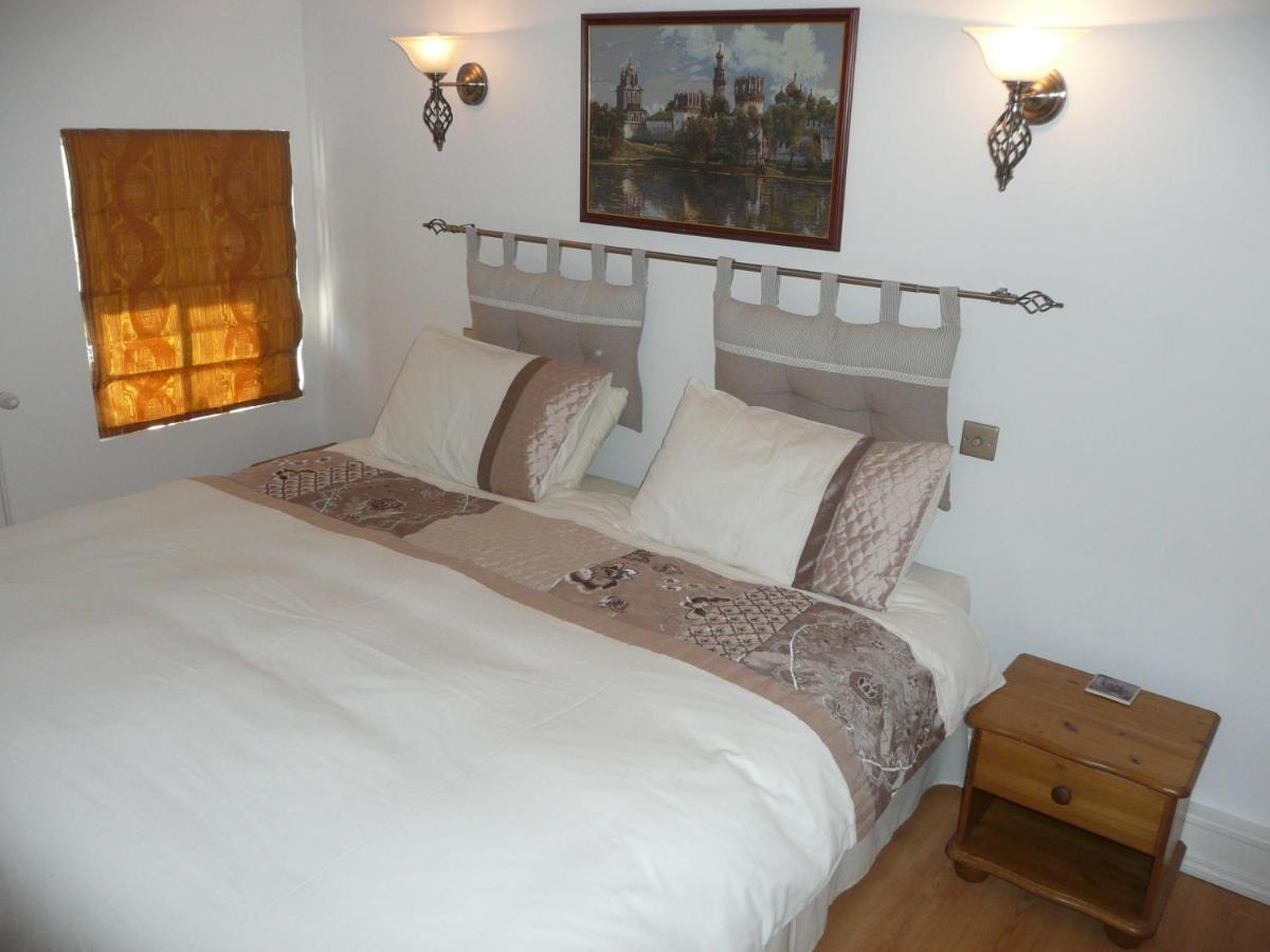 Maison Blanc Bed & Breakfast Gibourne Exterior photo
