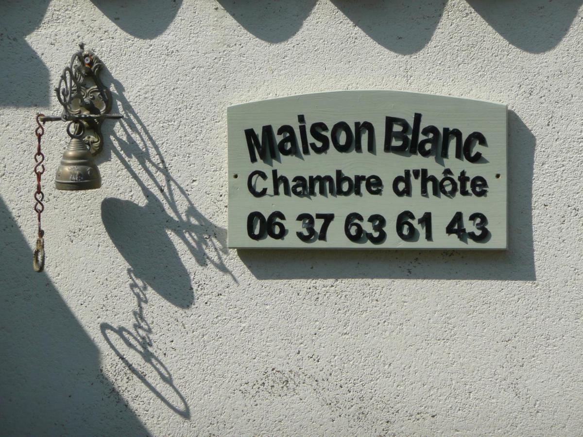 Maison Blanc Bed & Breakfast Gibourne Exterior photo